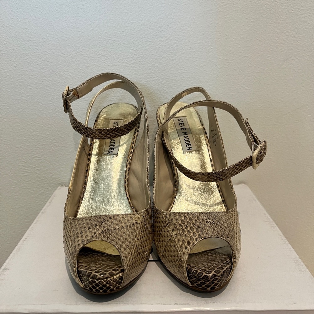 Steve Madden Snakeskin Peep Toe Wedges